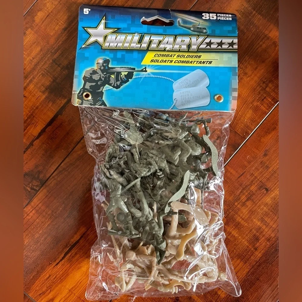 NEW 8 Packs of Military Combat Soldiers